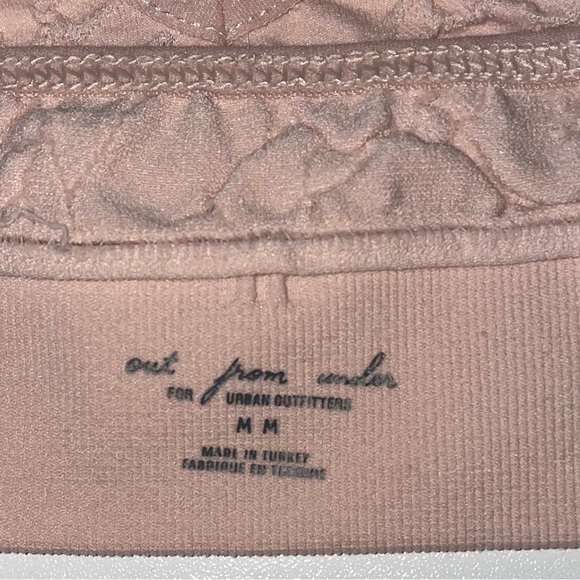 🔥 3 for $15 🔥
Urban Outfitters Out From Under Halter bralette size medium - Picture 7 of 9